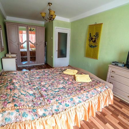 Apartments On Mykilska-Slobidka Киев Екстериор снимка